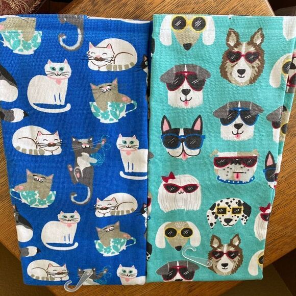 Set of Two Everyday Living Dual Terry Kitchen Towels - Cats and Dogs. NWT - Picture 7 of 11